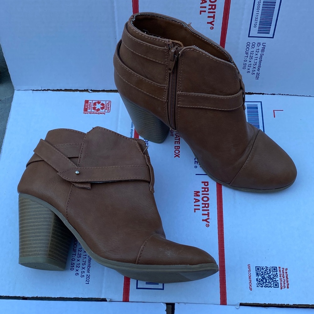 LC Lauren Conrad Tan Heeled Ankle Boots
